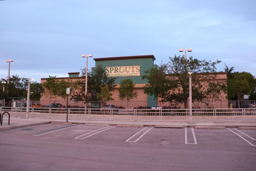 With many Sprouts Market Stores in Florida, the supermarket opens its first store in Kendall, Miami. 
