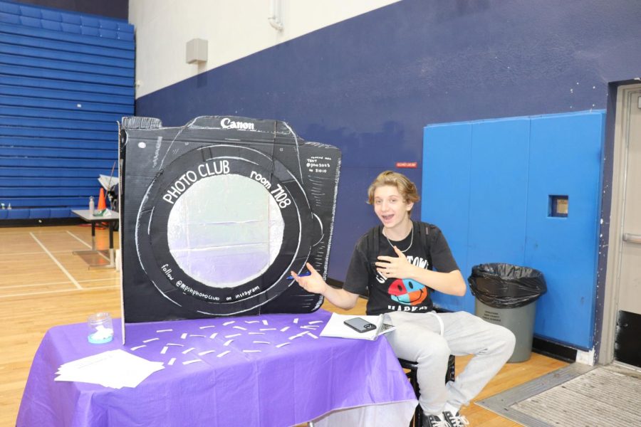 On Sept. 12th and 13th, Miami Palmetto Senior High School hosted its annual club fair allowing clubs to showcase themselves to students. Palmetto senior, Wyatt Schuss working at the Photography Club booth at Palmetto’s 2022 Club Fair.