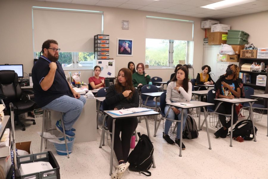 Miami+Palmetto+Senior+High+School+teacher%2C+Mr.+Schwarz+teaching+his+students+ASL+phrases.