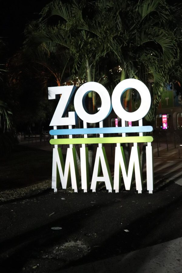 Entrance sign to Zoo Miami.
