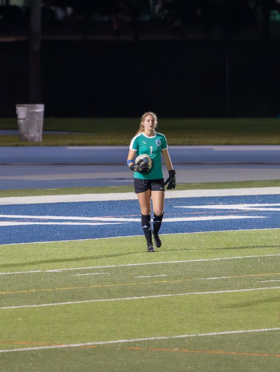 Triple Threat: Senior Athlete Sami Anes Rules the Turf